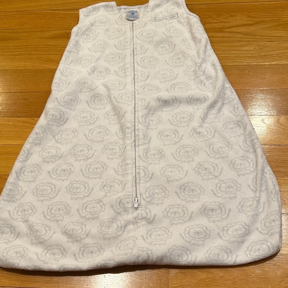 Halo fleece sleep sack size medium (6-12 months ) .